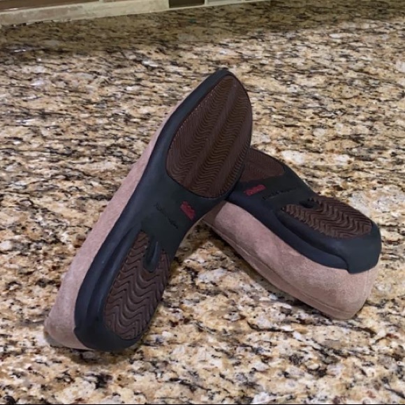 Suede tan Hush Puppies loafers - Picture 5 of 6